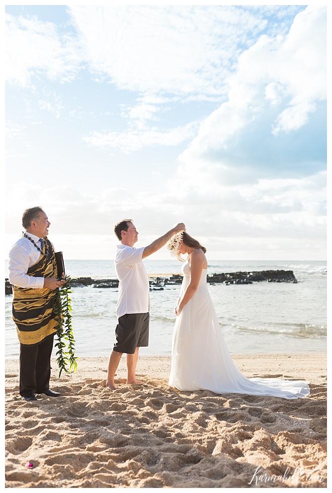 Flowing with Love ~ Trisha & Neil's Oahu Wedding Photographer