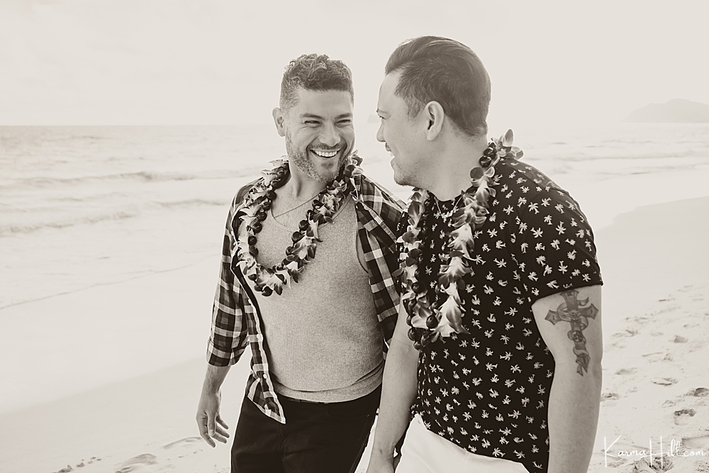 same-sex hawaii couple photography 