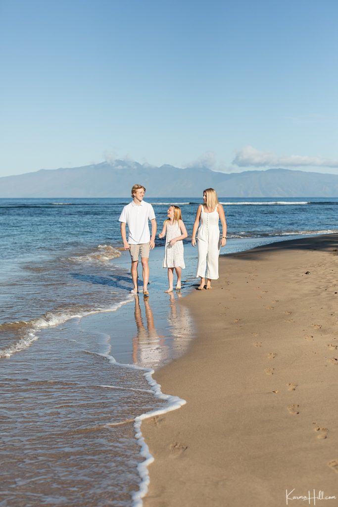 Hawaii Family Photographers on Beach
