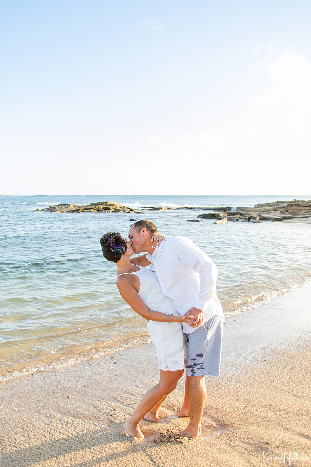 kauai couples photographer on beach 