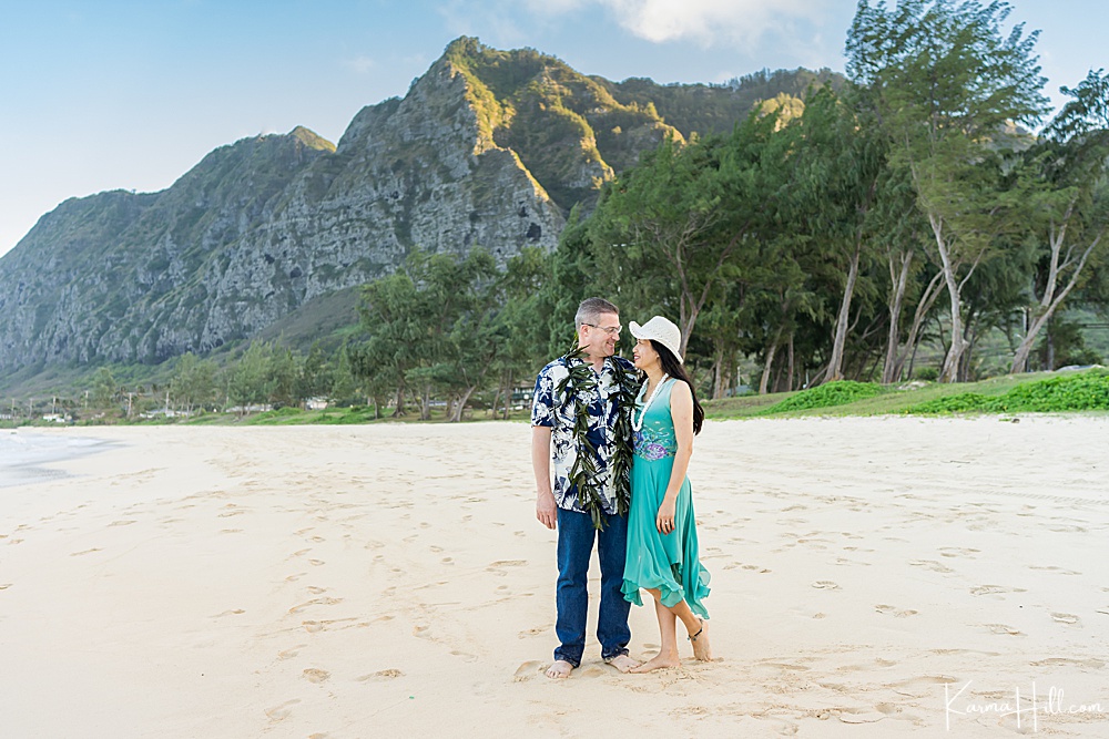 Oahu couple's photographer - affordable oahu photographer 