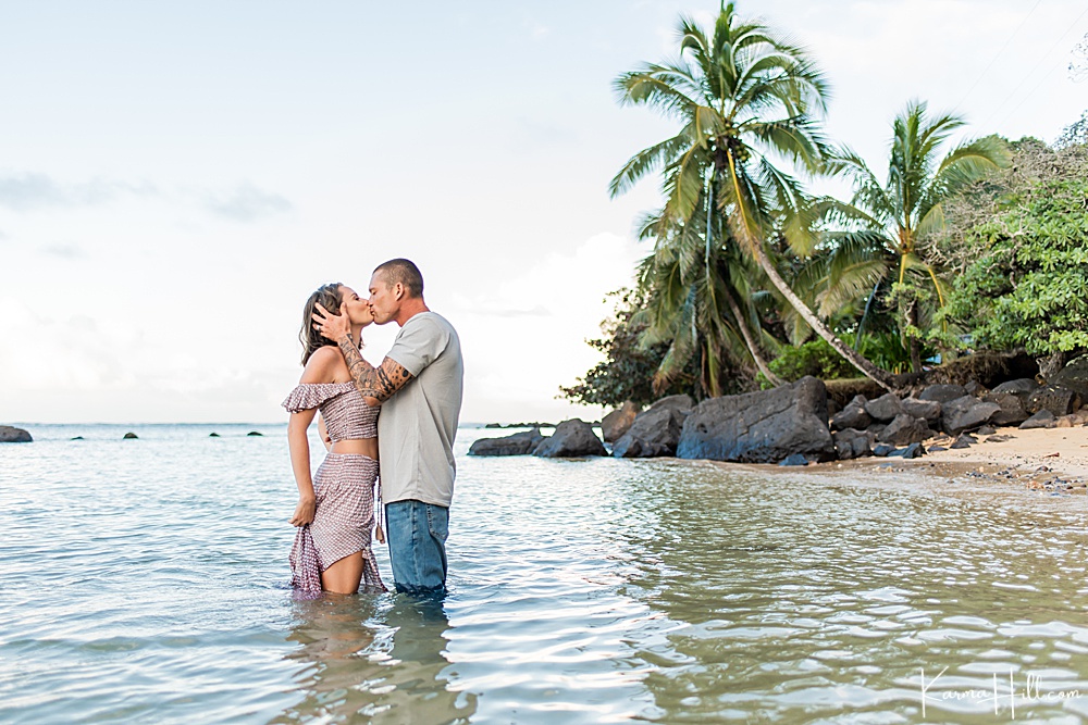 kauai beach couples portraits 