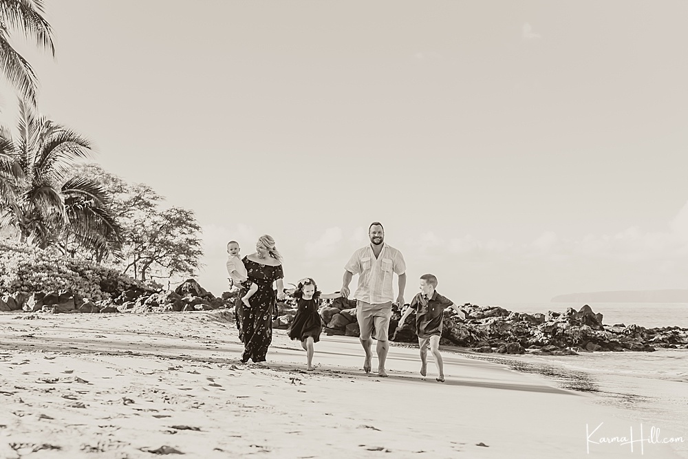 family photography on the beach in hawaii 