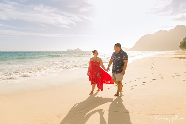 Along for the Ride - Emma & Jesse's Oahu Maternity Portraits