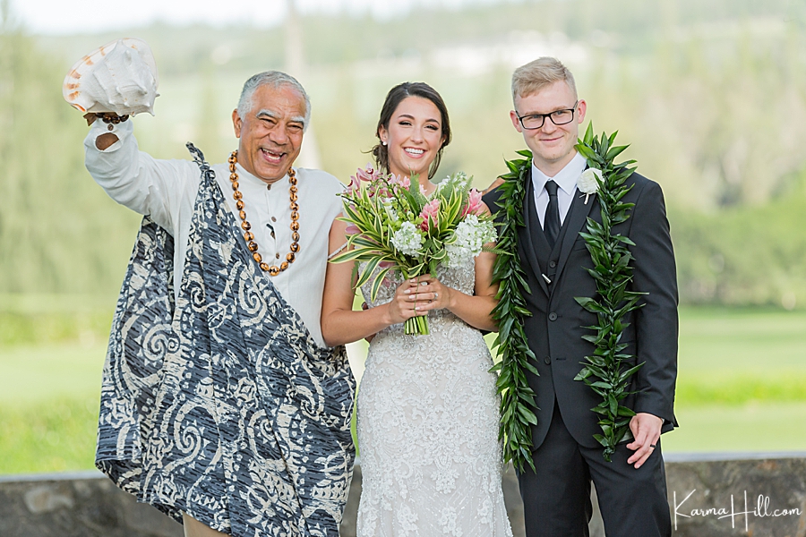 hawaii wedding with minister