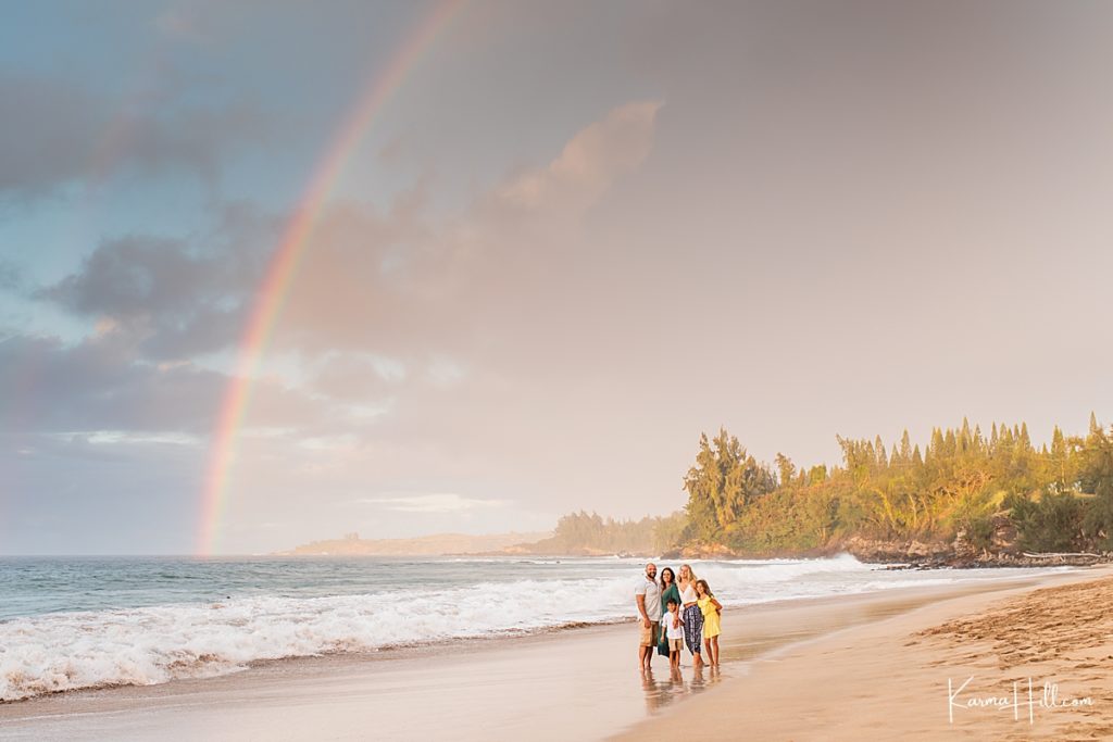 Maui family photo with rainbow