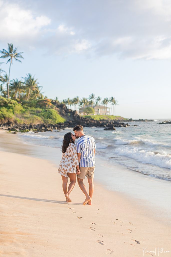 couples portraits in Maui, Hawaii
