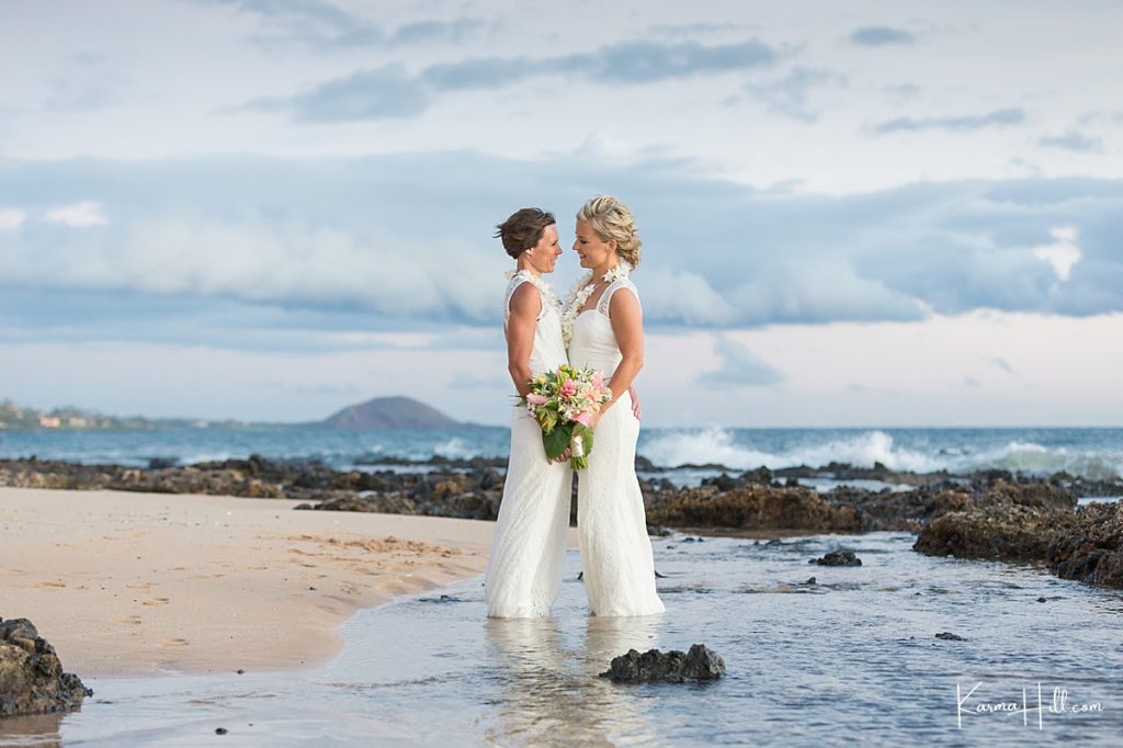 Sunset wedding photography in Hawaii