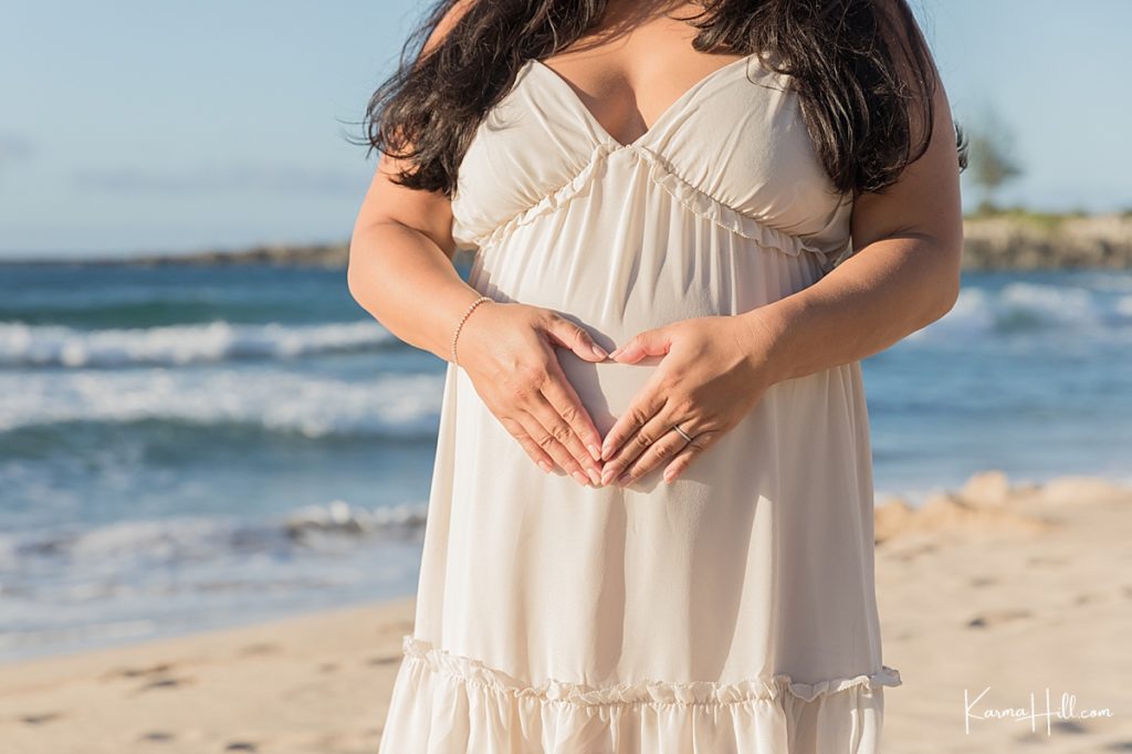 Maui Maternity Photographer - baby bump