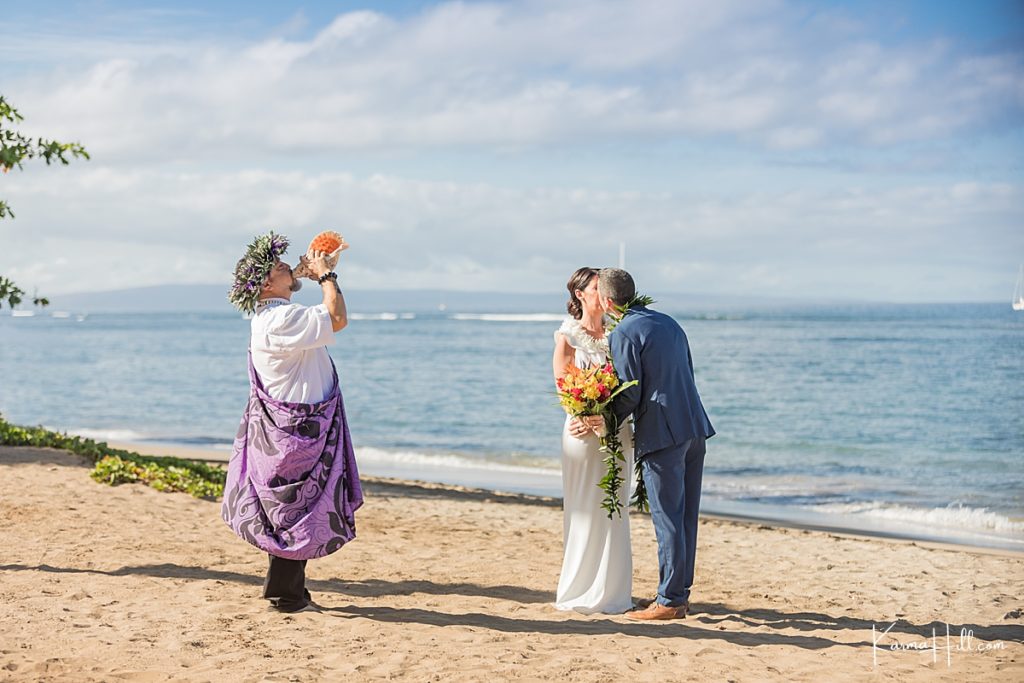 Maui Officiant for beach elopement