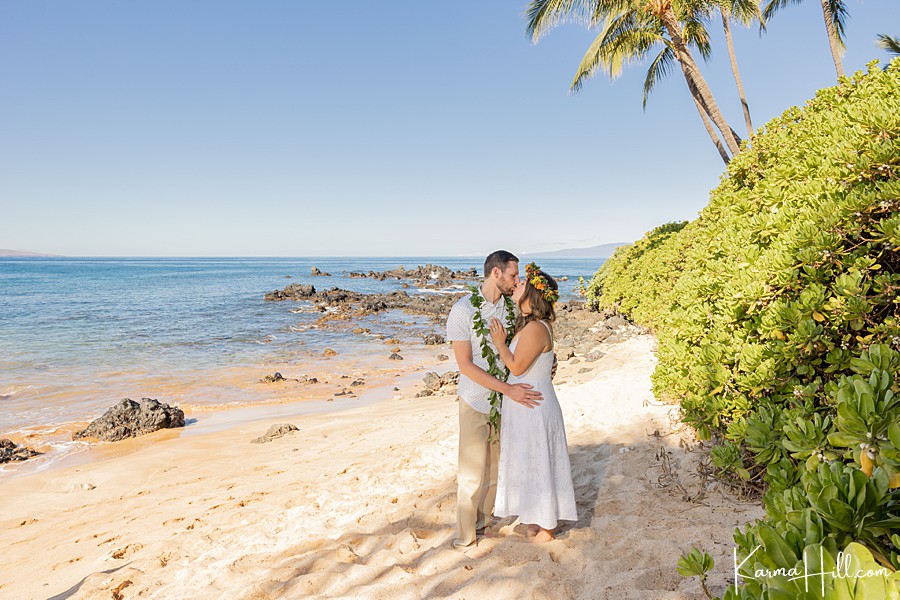 couples portrait in Maui, Hawaii
