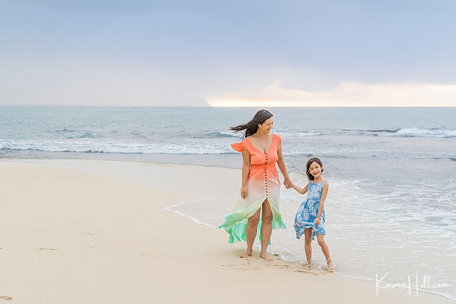 mother and daughter hawaii family portraits