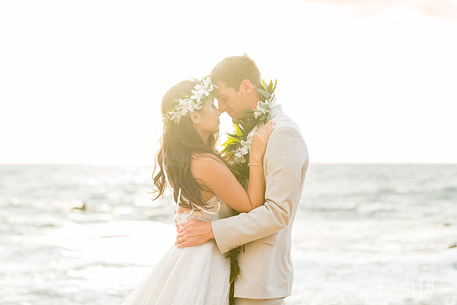 sunset couples portrait in Maui, Hawaii
