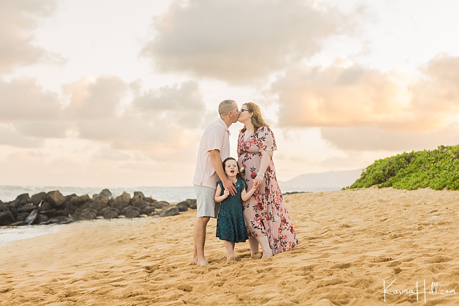 sunset family portraits in hawaii