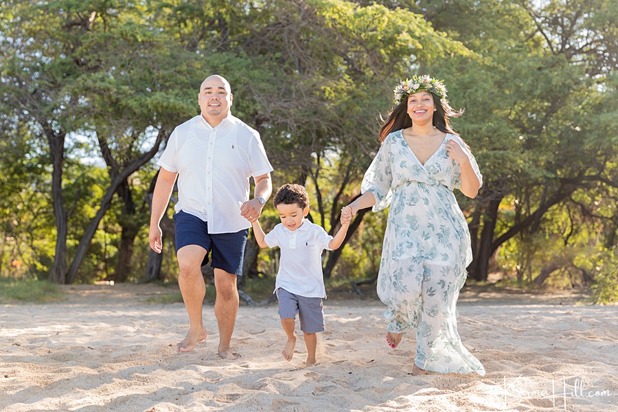 Hawaii Family Photographers on Southside Beach
