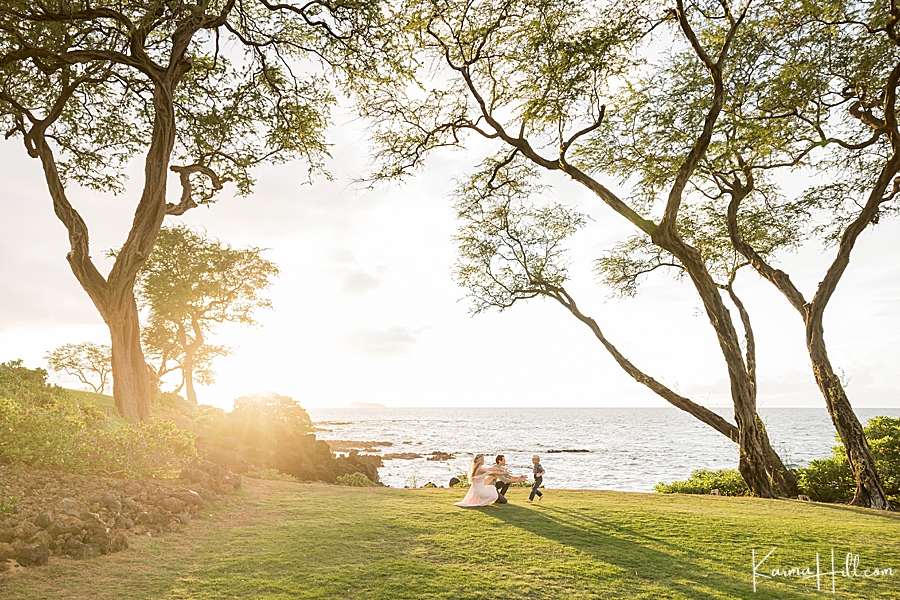 sunset family beach portraits in hawaii