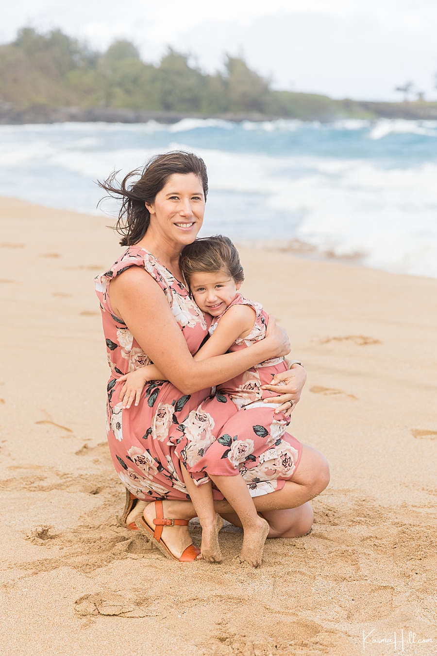 mother daughter portaits in maui
