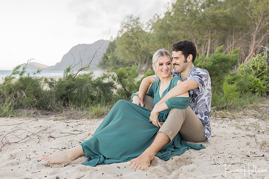 couples beach portraits hawaii