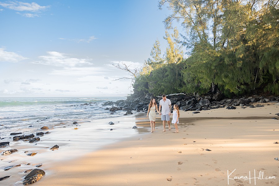 Maui family photographer on DT Fleming beach