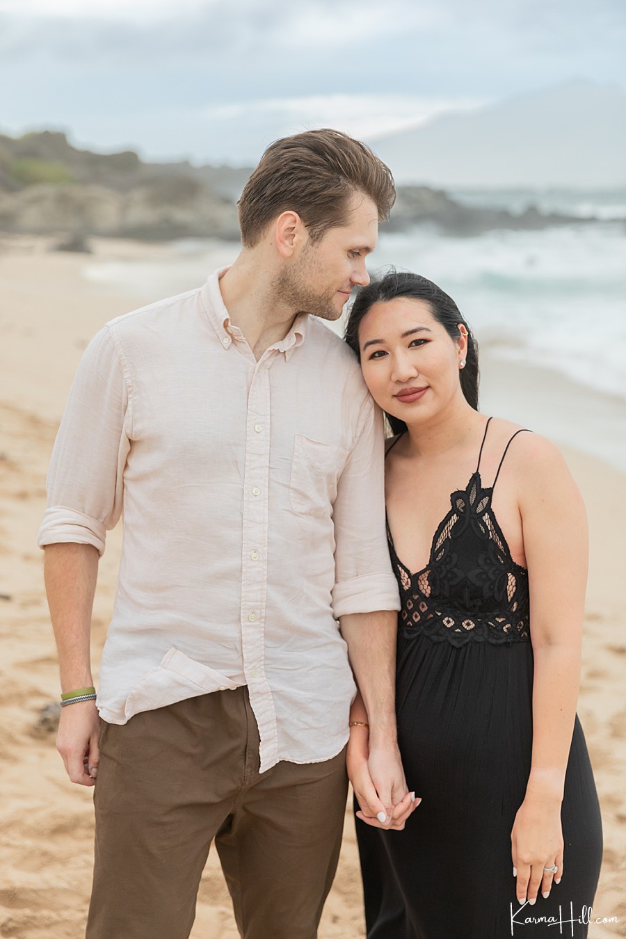 couples portrait in Hawaii
