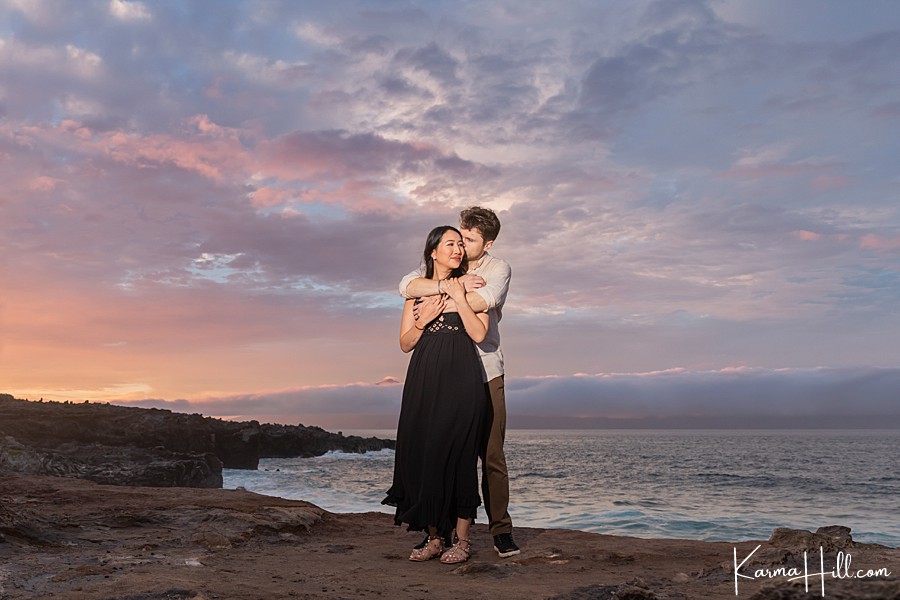 sunset couples photos in hawaii