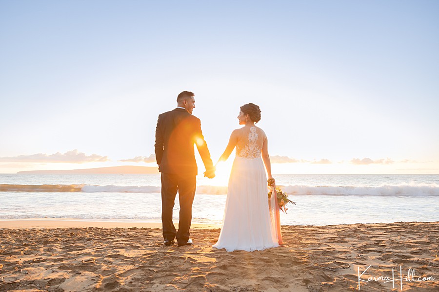 couples beach photographers in Maui, Hawaii