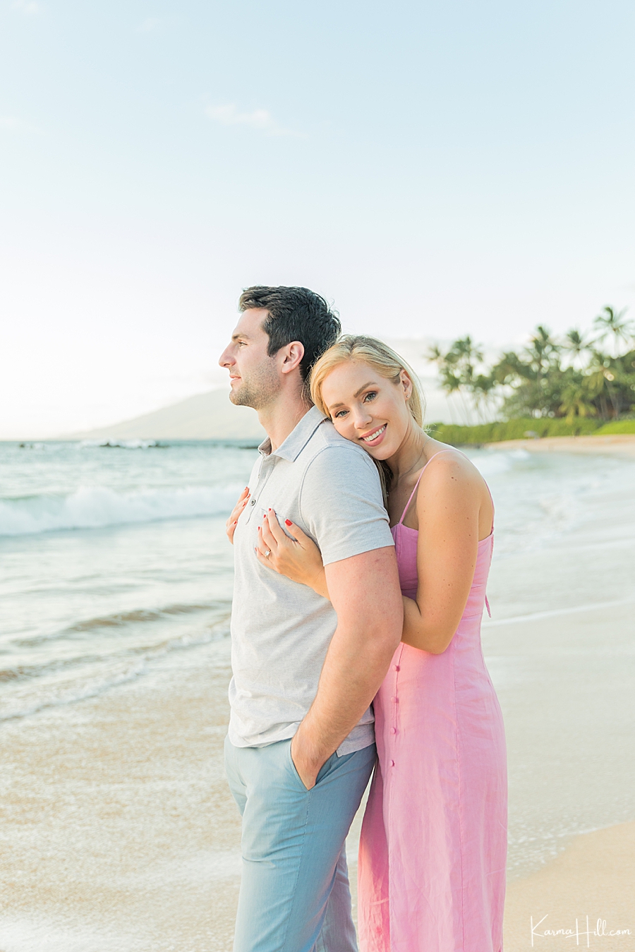 couples photos in Maui, Hawaii
