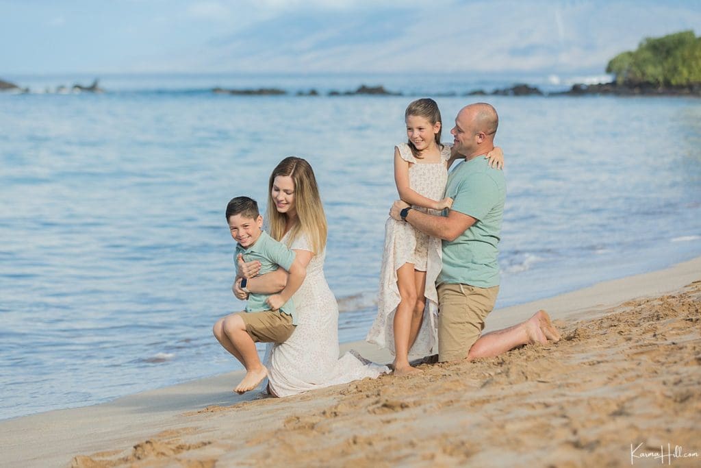 Hawaii Family Photographers on Beach