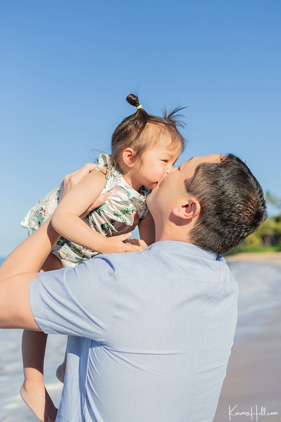 family photographers in Maui, Hawaii