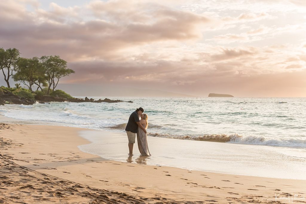 sunset Maui couples photographer