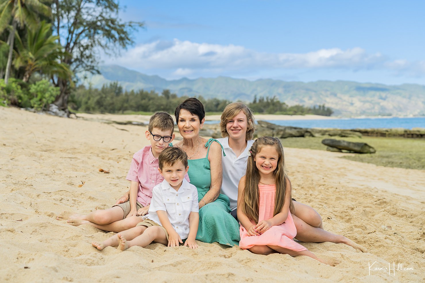 Lighthearted & Joyful - Vasquez's Family Portraits in Oahu