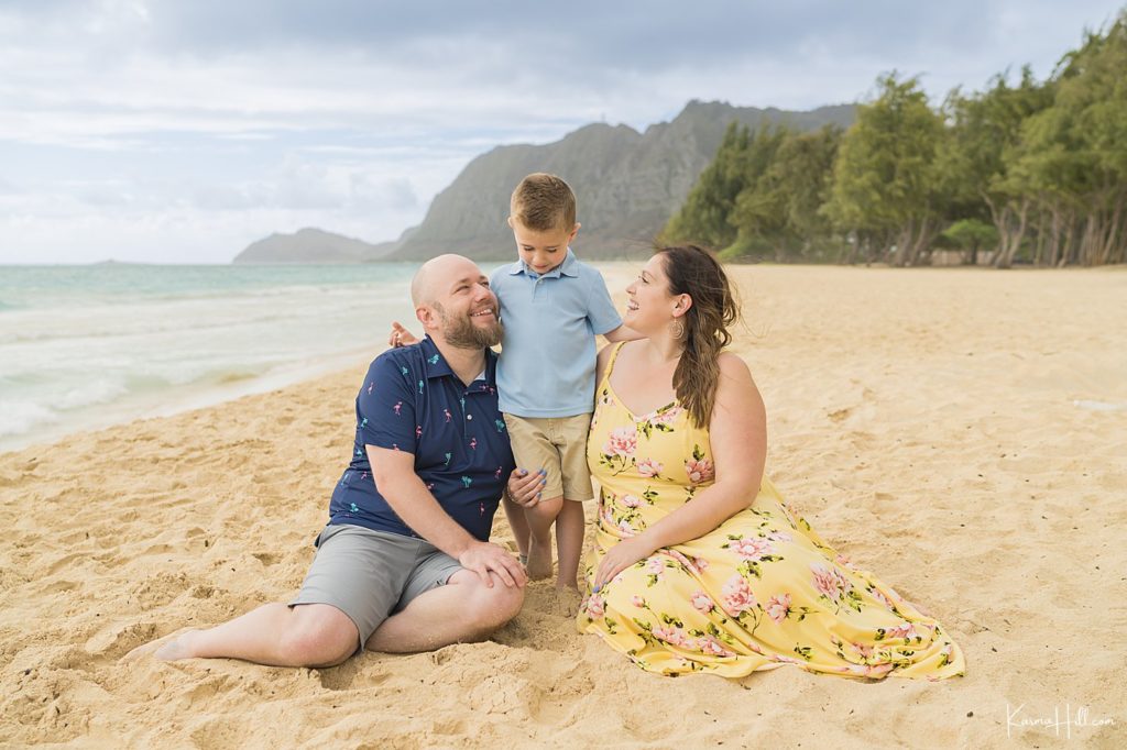 morning family beach portraits in hawaii