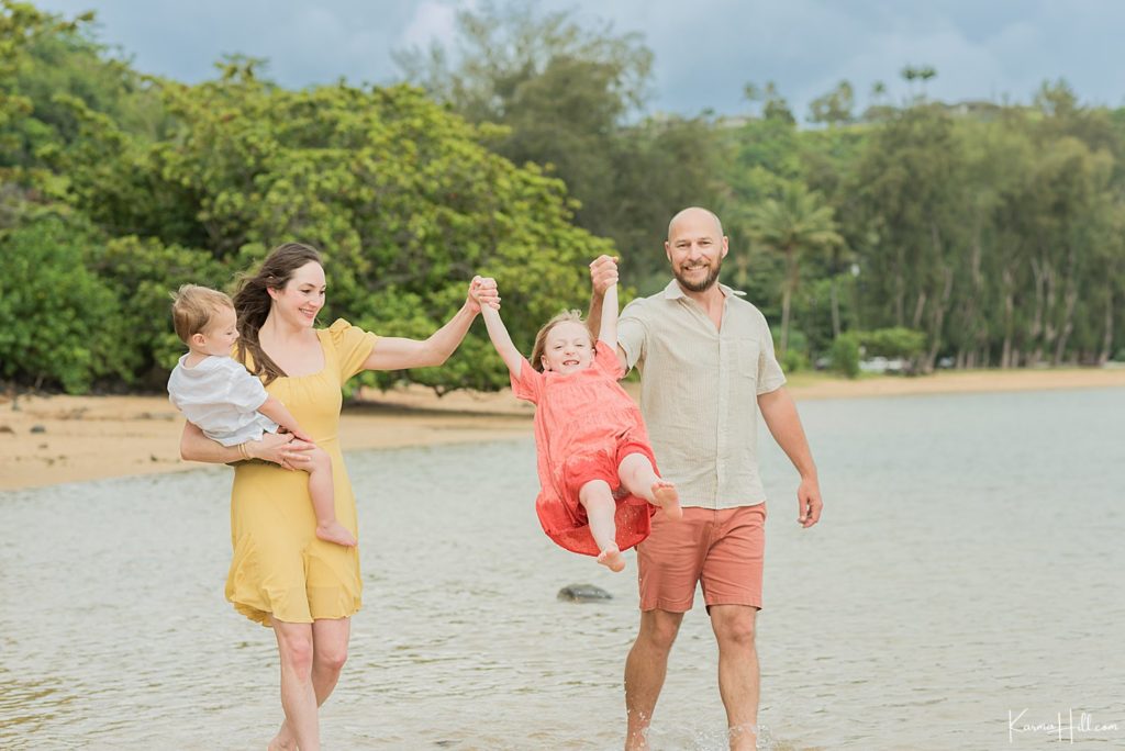 Kauai family photographer with little kids