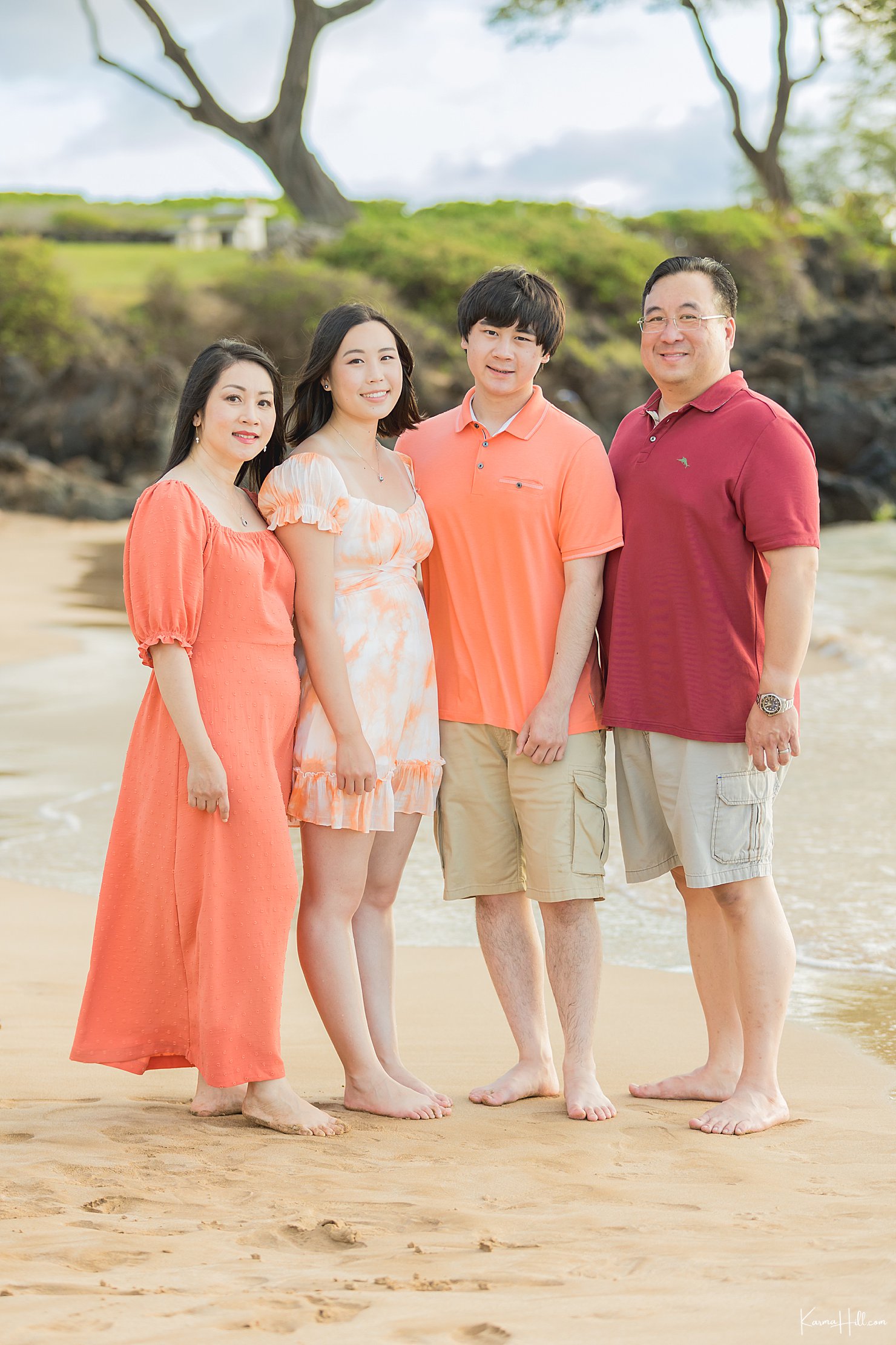 Hawaii Family Photographers on Beach