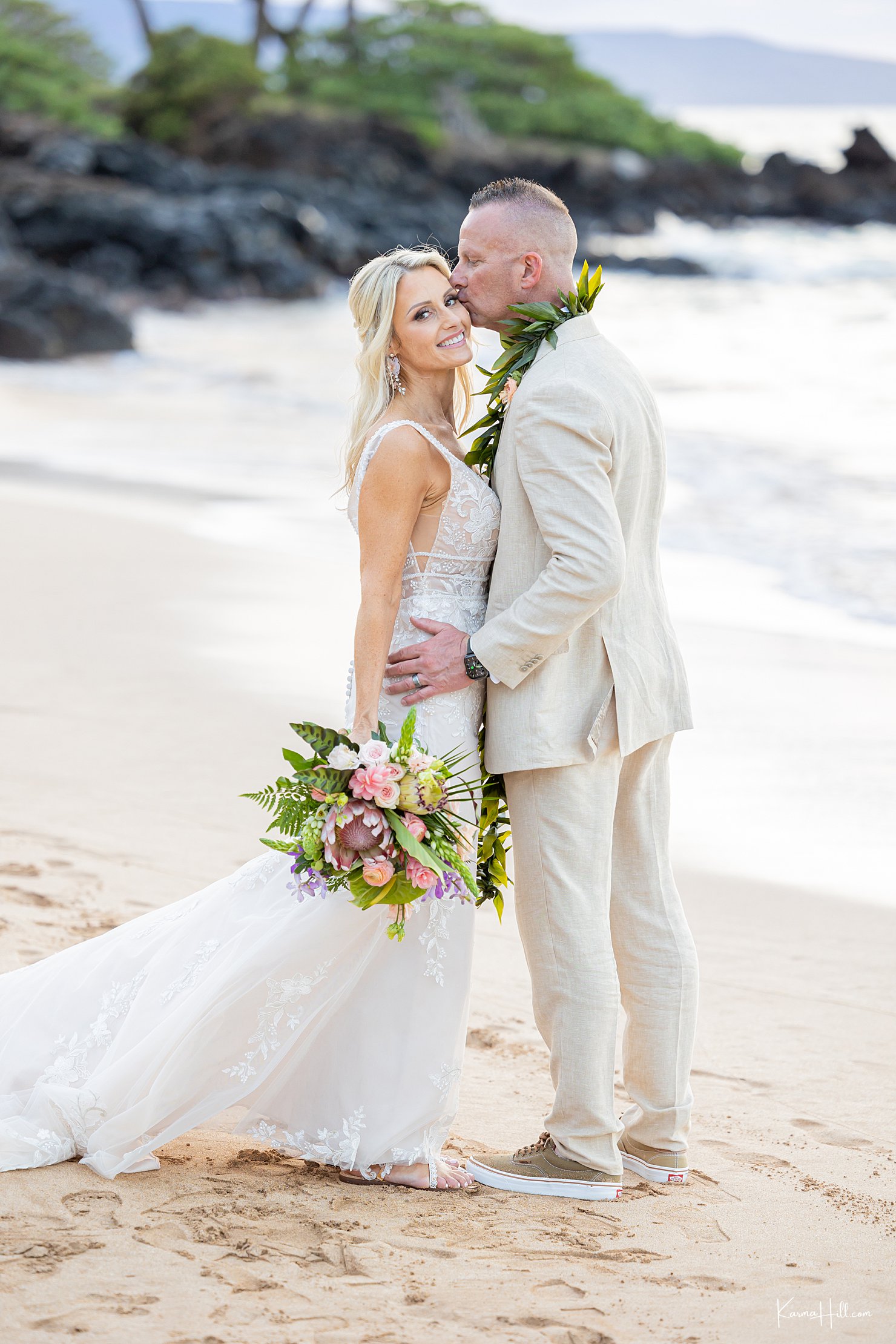Maui bride and groom 