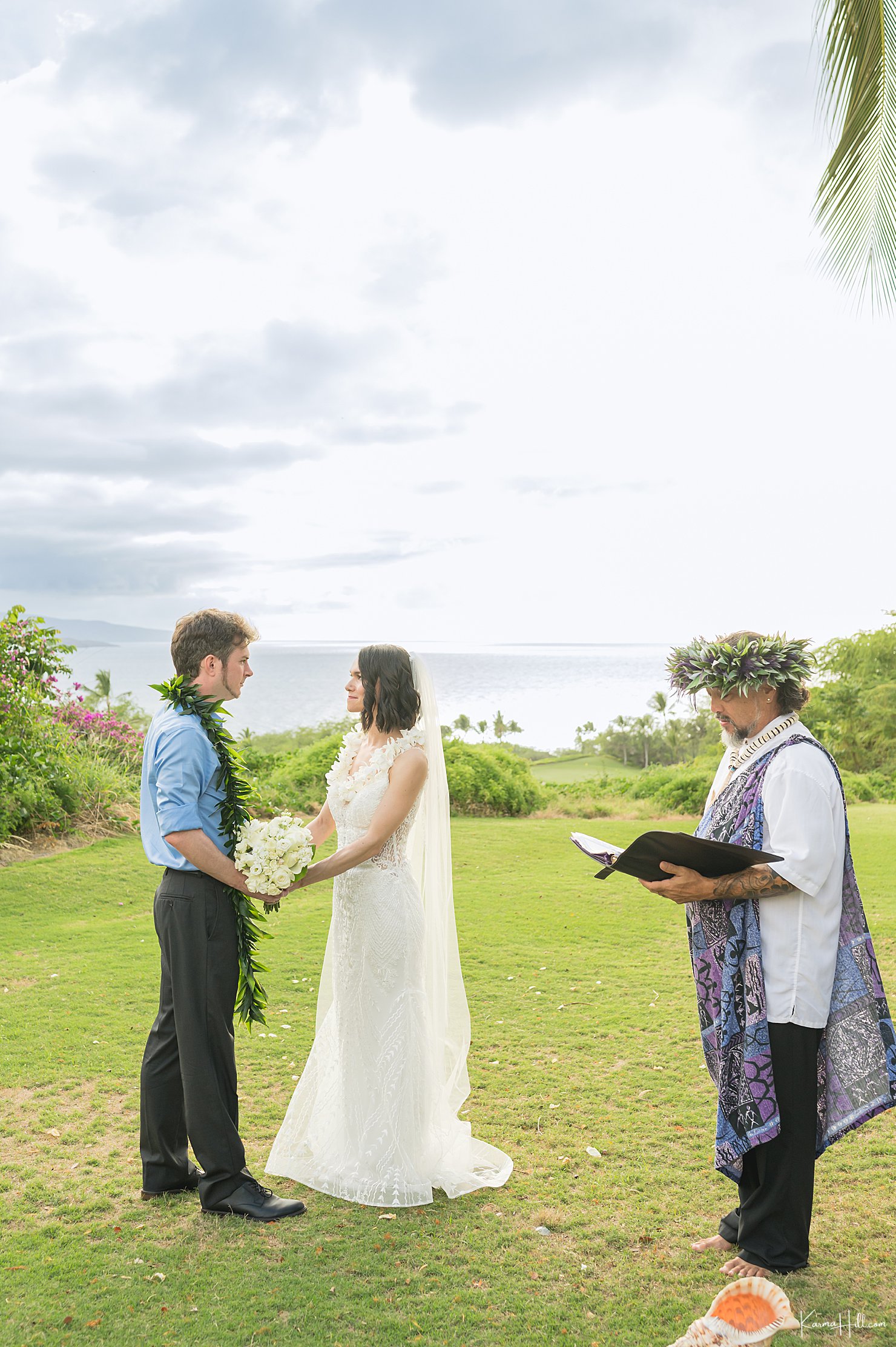 Traditional hawiian wedding ceremony 