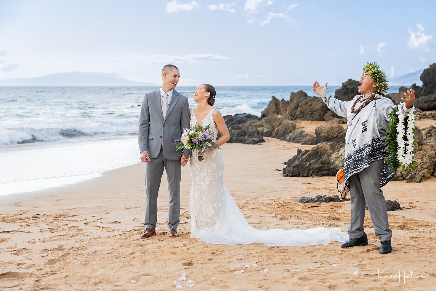 beach wedding on maui