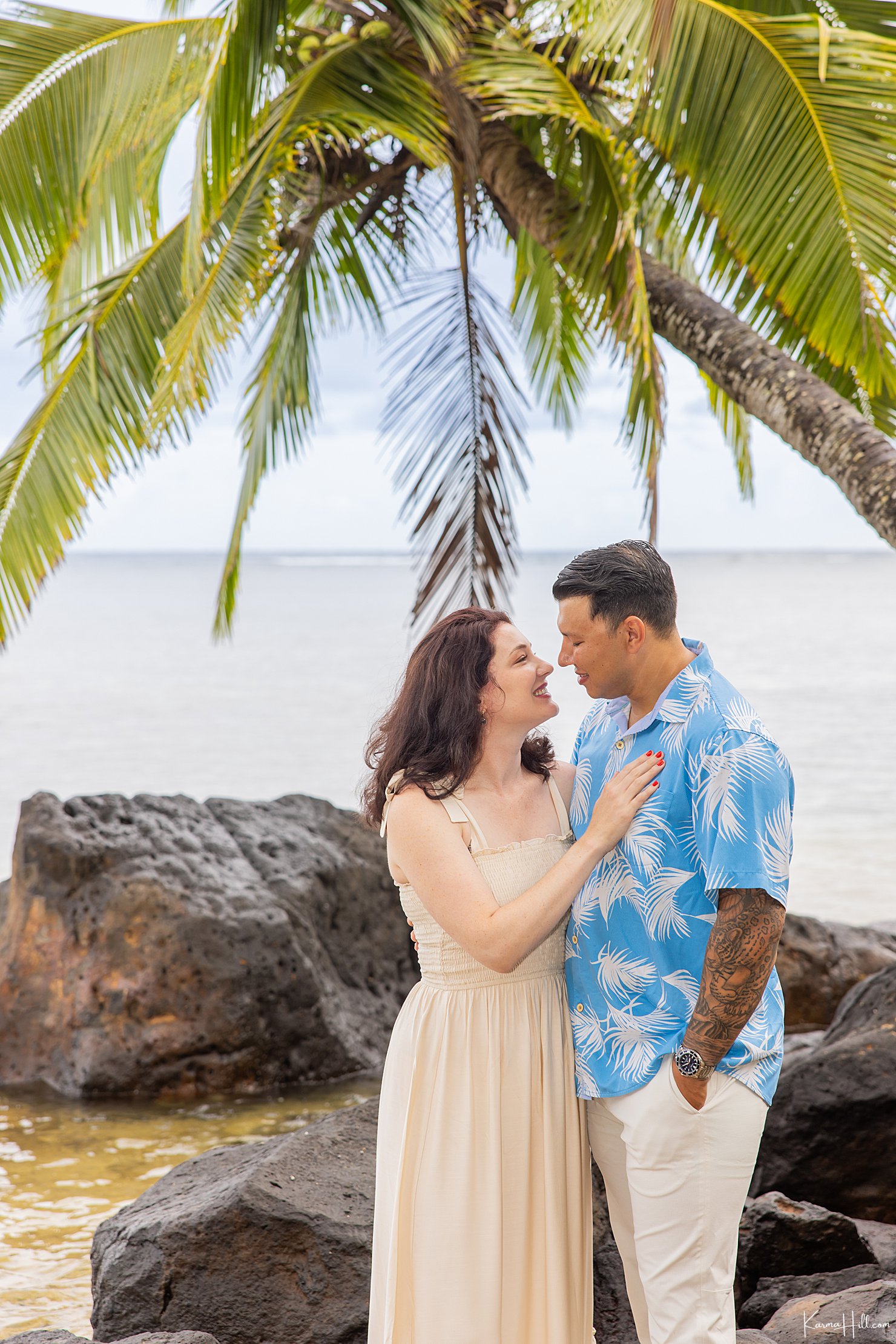 happy couple in hawaii 