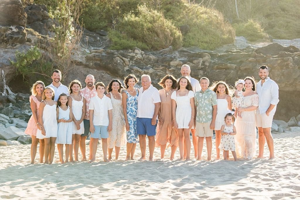 Large Maui family group photo consisting of 4 separate families. Group of 19 in the photo. 