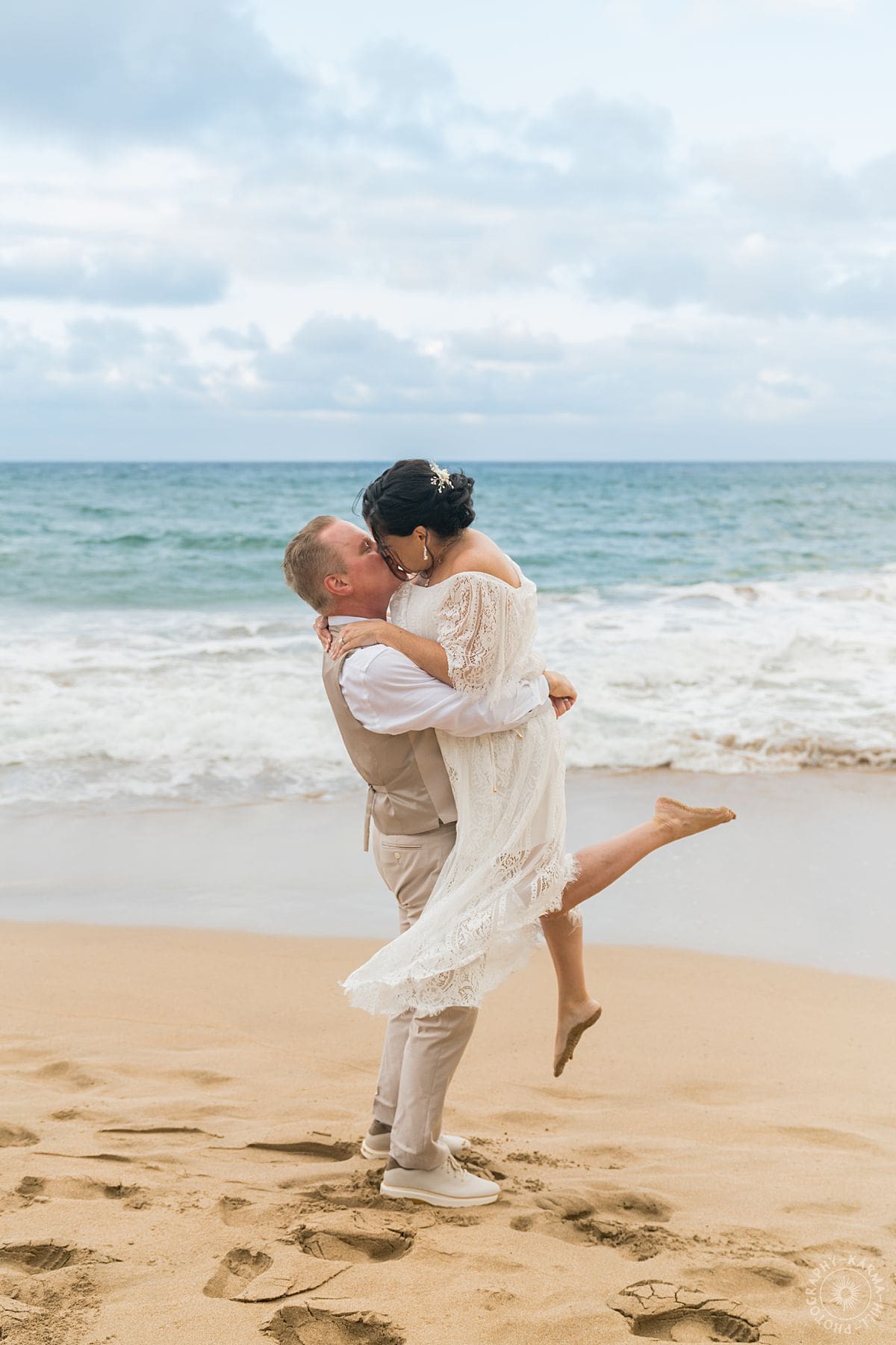 Maui beach elopement